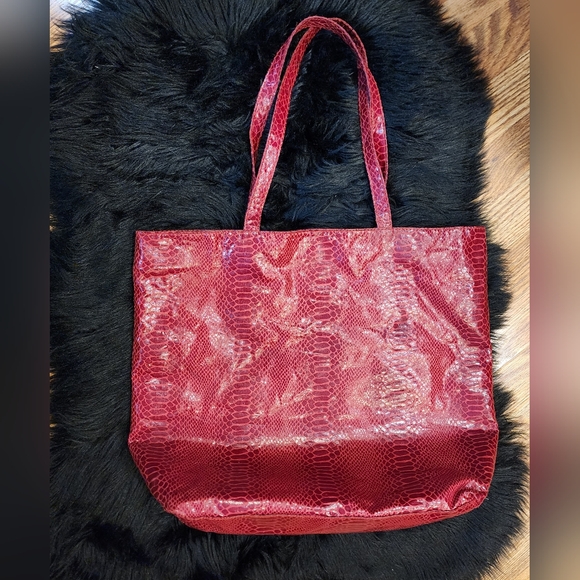Avenue Burgundy Faux Snakeskin Tote Bag - Picture 3 of 10